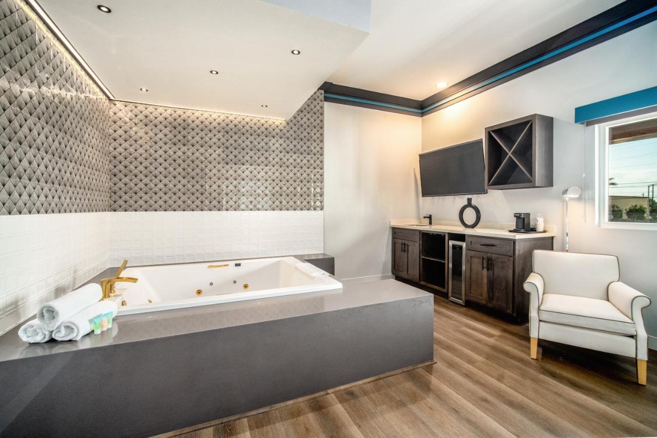 Aspire Inn Studios & Spas 贝尔弗劳尔 外观 照片