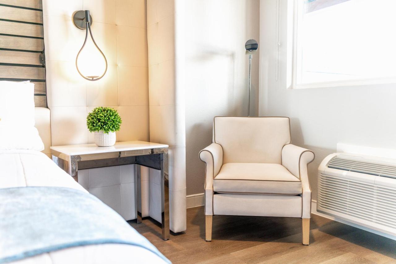 Aspire Inn Studios & Spas 贝尔弗劳尔 外观 照片