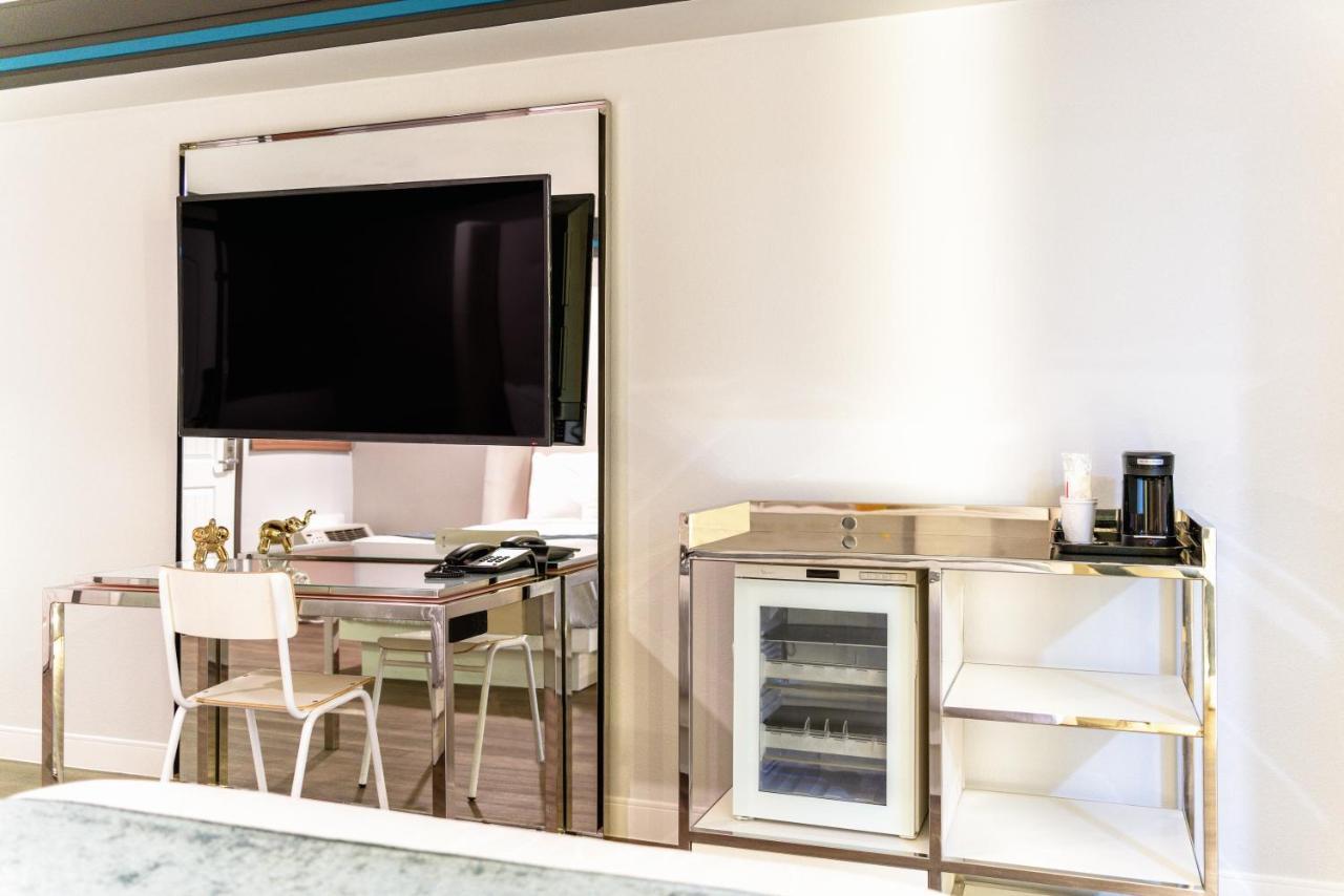 Aspire Inn Studios & Spas 贝尔弗劳尔 外观 照片