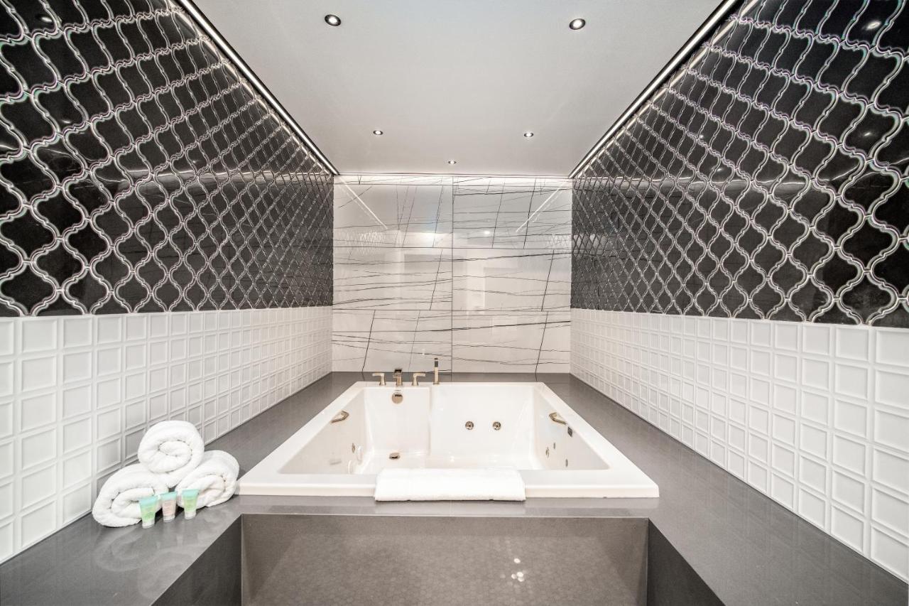 Aspire Inn Studios & Spas 贝尔弗劳尔 外观 照片