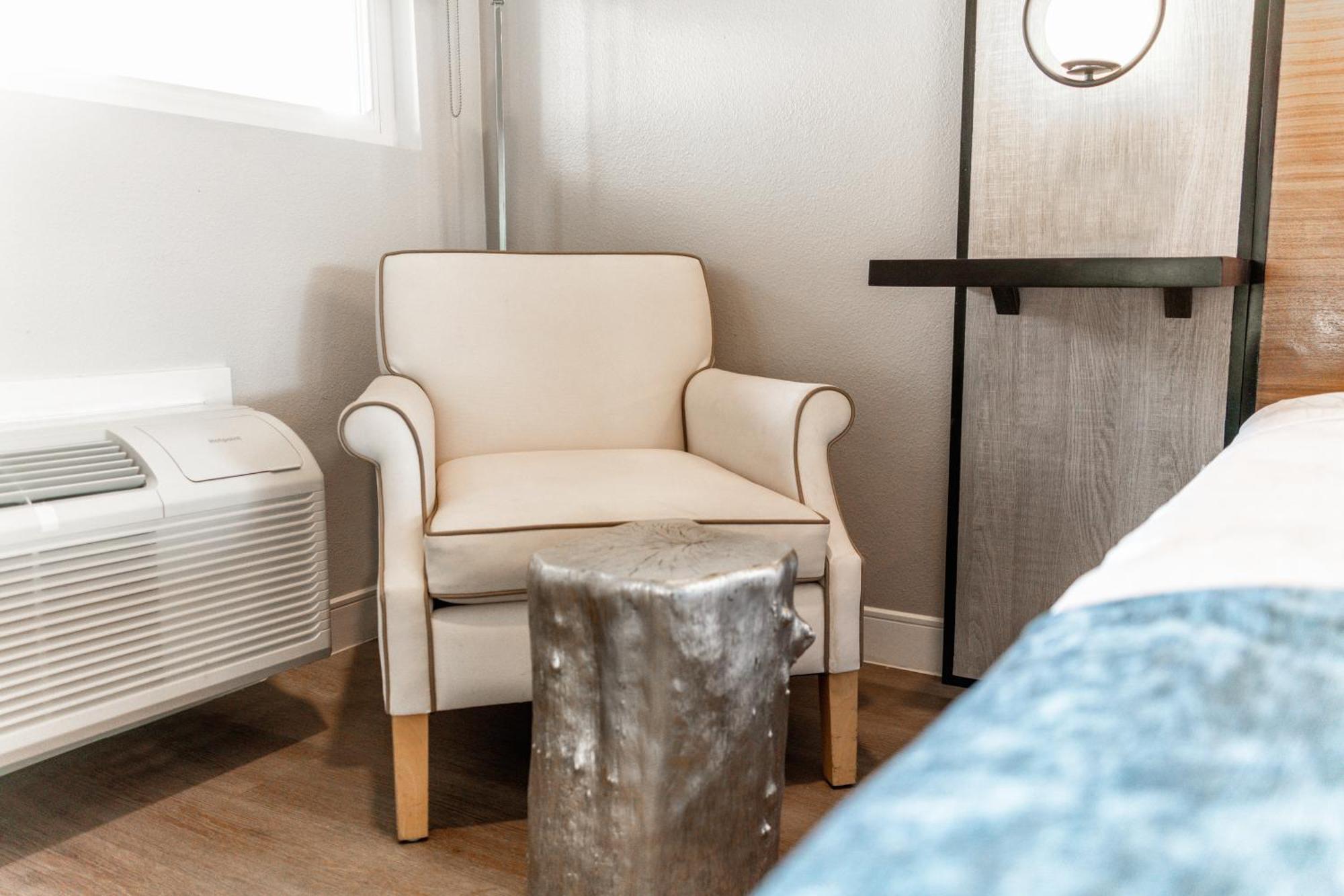 Aspire Inn Studios & Spas 贝尔弗劳尔 外观 照片