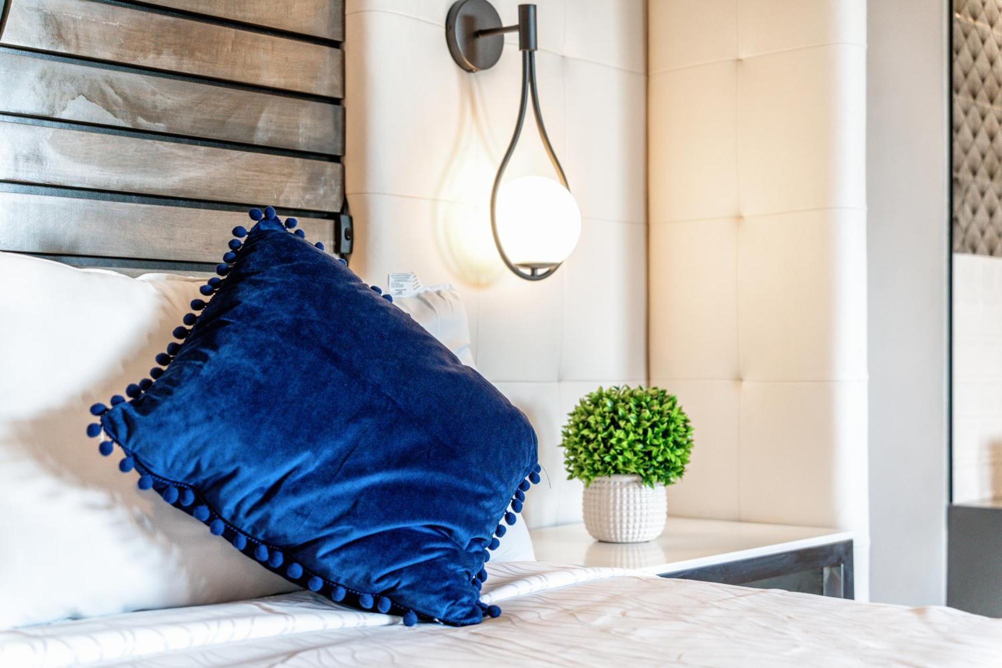 Aspire Inn Studios & Spas 贝尔弗劳尔 外观 照片